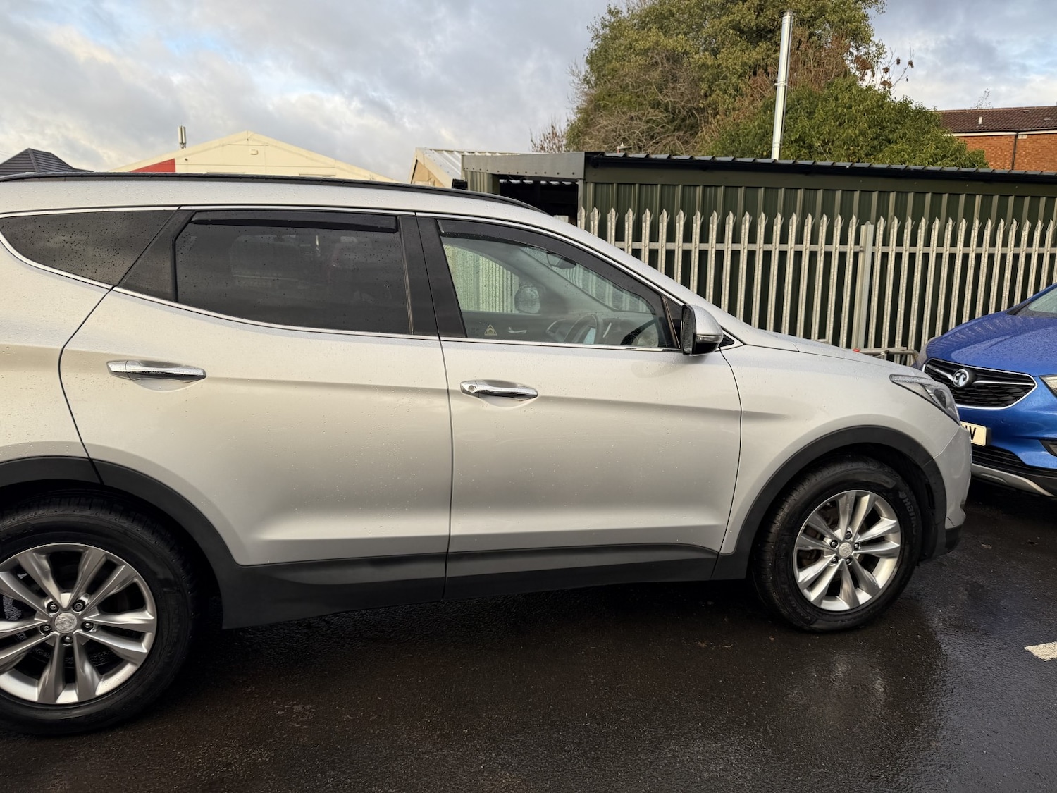 Used Hyundai Santa Fe 2017 for sale - 76687247: Photo 13