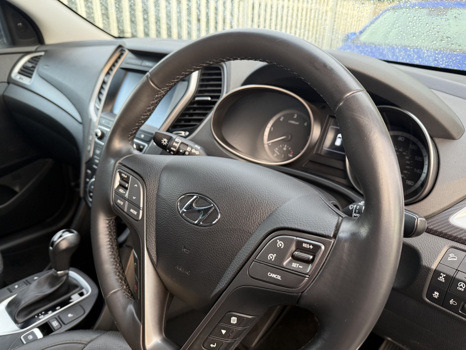 Used Hyundai Santa Fe 2017 for sale - 76687247: Photo 15