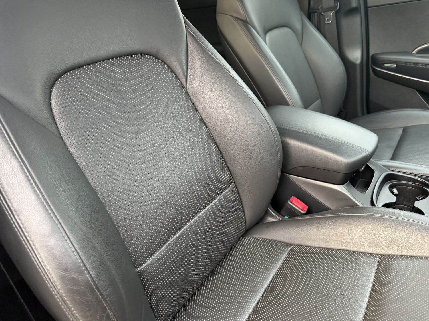 Used Hyundai Santa Fe 2017 for sale - 76687247: Photo 17