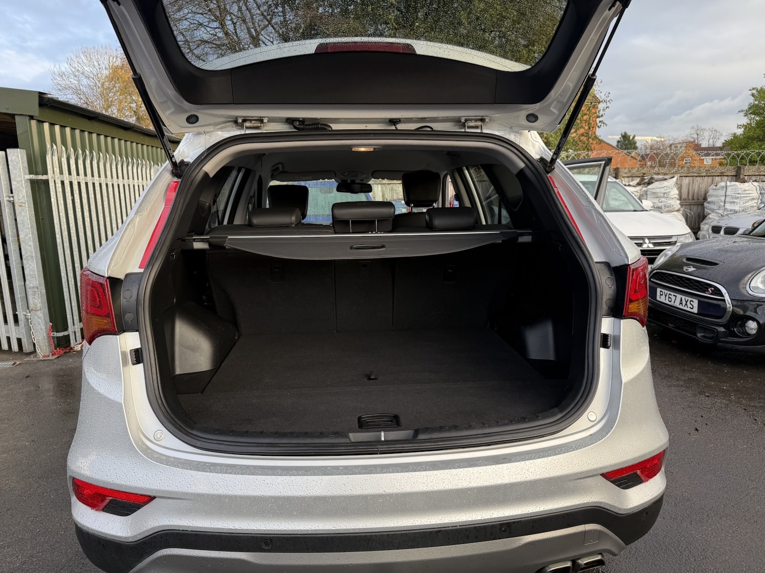 Used Hyundai Santa Fe 2017 for sale - 76687247: Photo 28