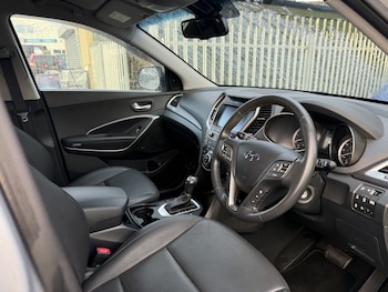 Used Hyundai Santa Fe 2017 for sale - 76687247: Photo