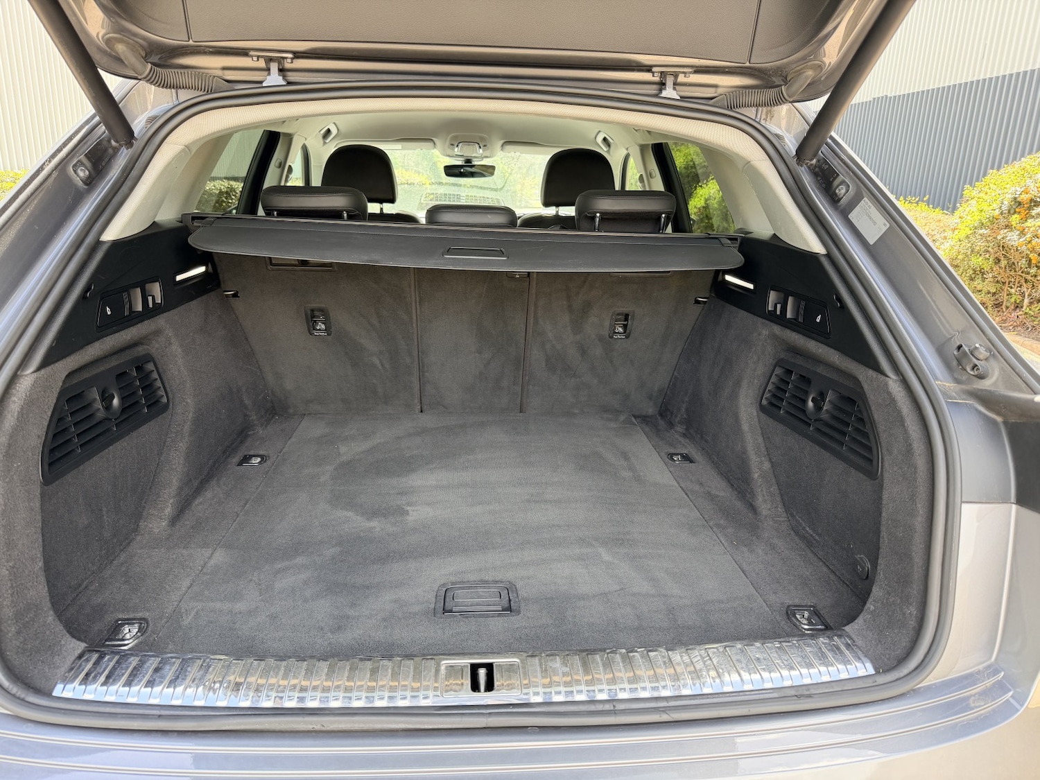 Used Audi e-tron 2020 for sale - 78084401: Photo 32