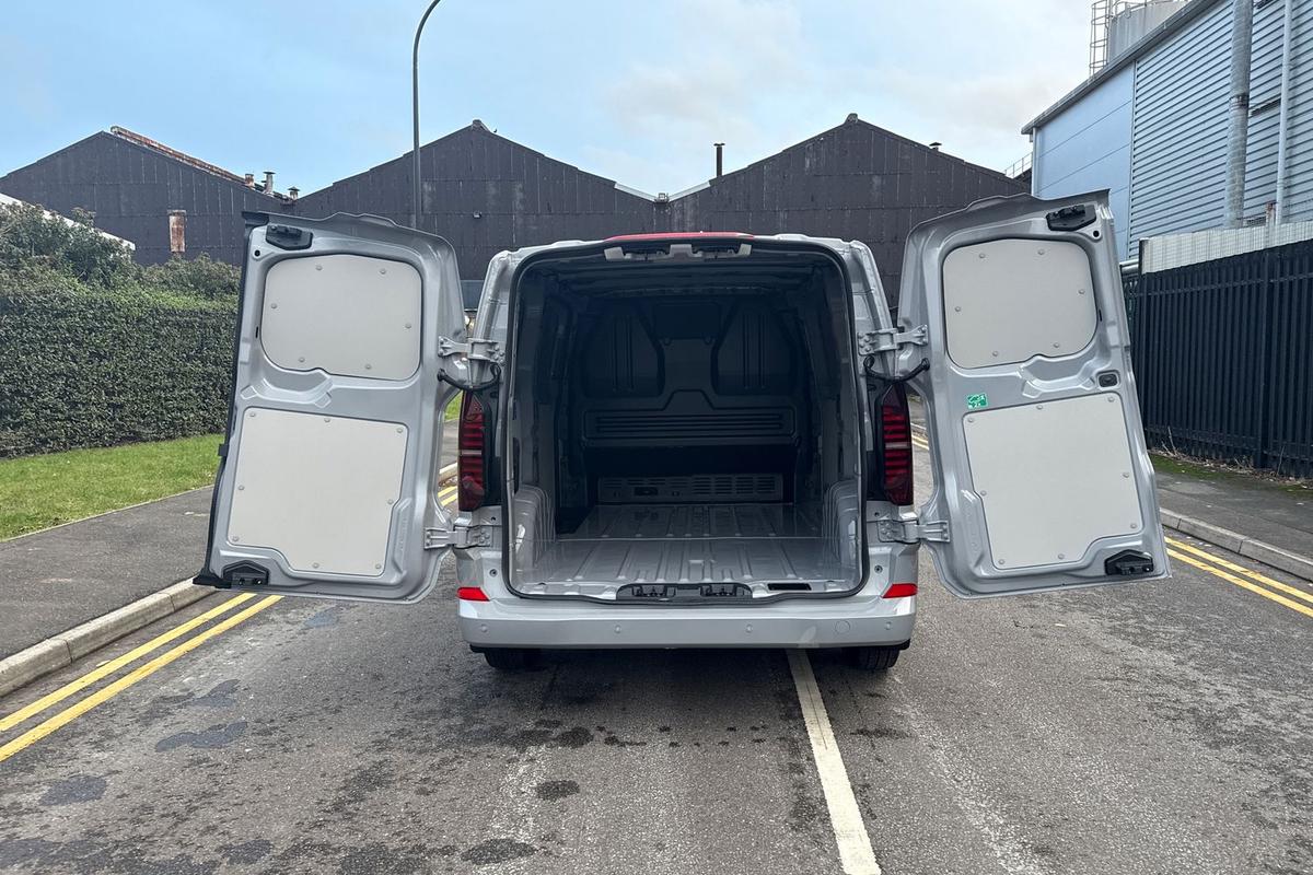 Used Volkswagen Transporter 2025 for sale - 77588152: Photo 25