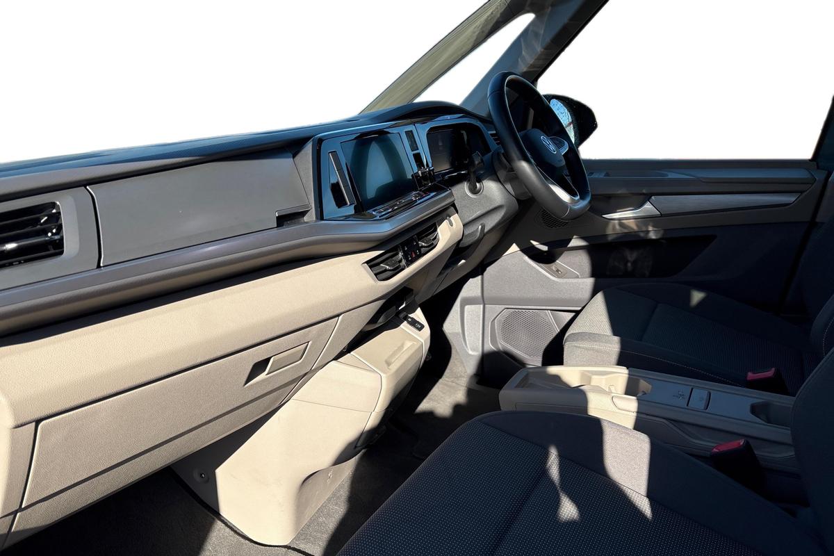 Used Volkswagen Multivan 2024 for sale - 76677620: Photo 2