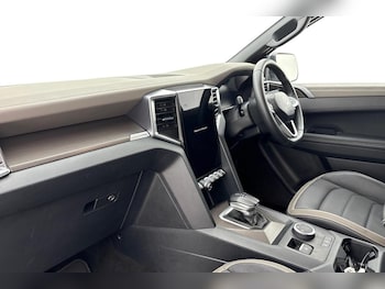 Used Volkswagen Amarok 2024 for sale - 76677531: Photo