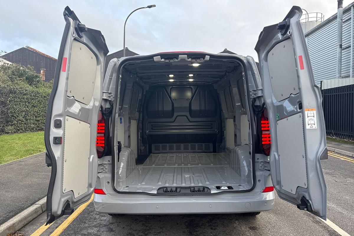 Used Volkswagen Transporter 2025 for sale - 77533156: Photo 12