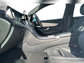 Used Mercedes-Benz GLC 2021 for sale - 75809607: Photo