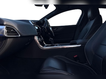 Used Jaguar XE 2019 for sale - 75448499: Photo