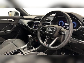 Used Audi Q3 2019 for sale - 79051085: Photo