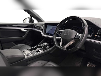Used Volkswagen Touareg 2023 for sale - 78960021: Photo