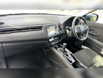 Used Honda HR-V 2018 for sale - 78206359: Photo