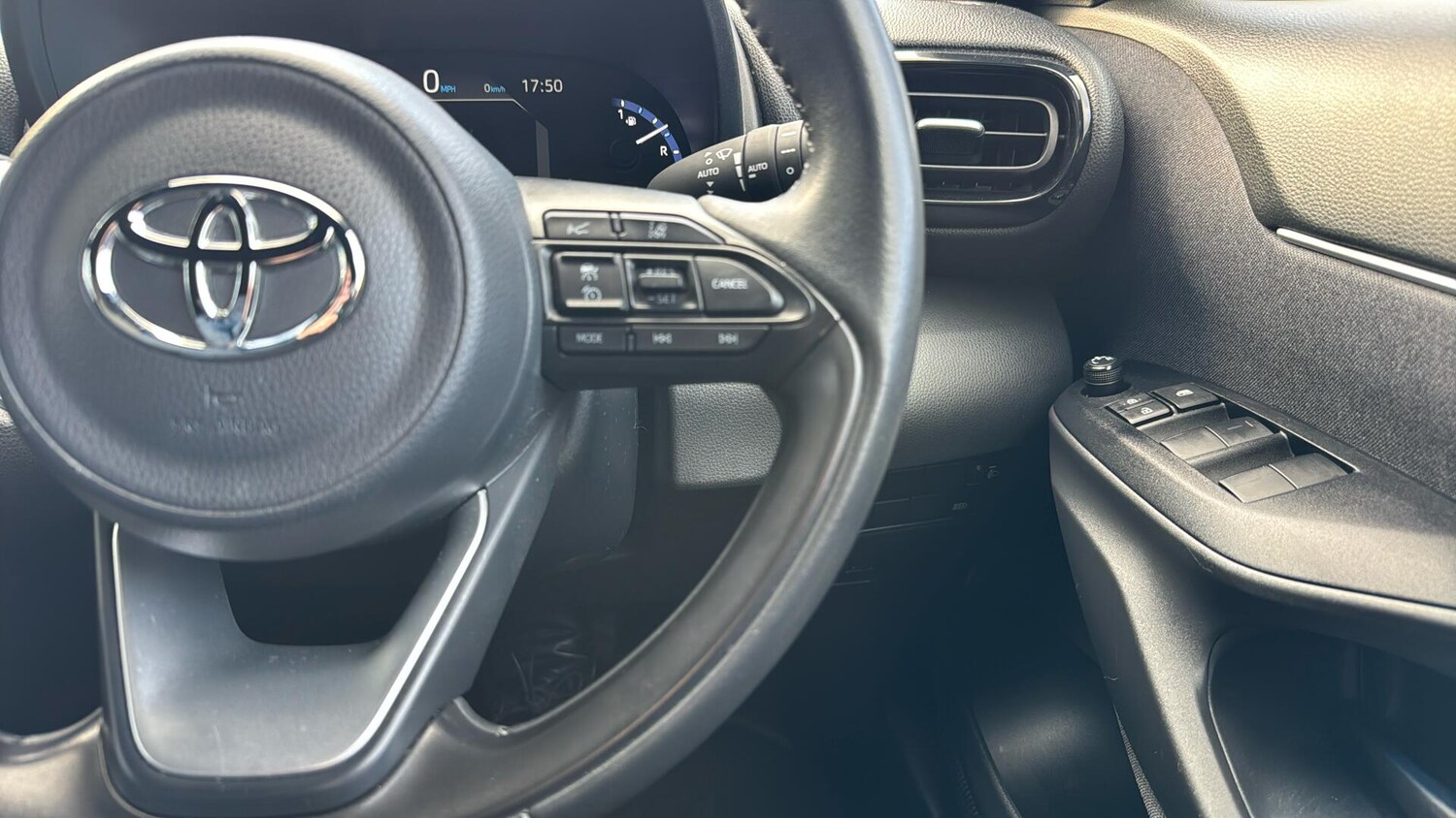 Used Toyota Yaris Cross 2023 for sale - 78206364: Photo 18