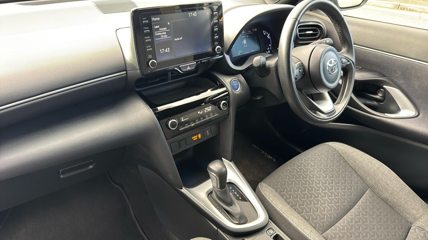 Used Toyota Yaris Cross 2023 for sale - 78206364: Photo 8