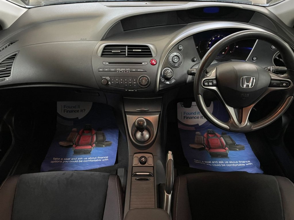 Used Honda Civic 2011 for sale - 76496247: Photo 2