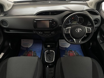 Used Toyota Yaris 2017 for sale - 75764960: Photo
