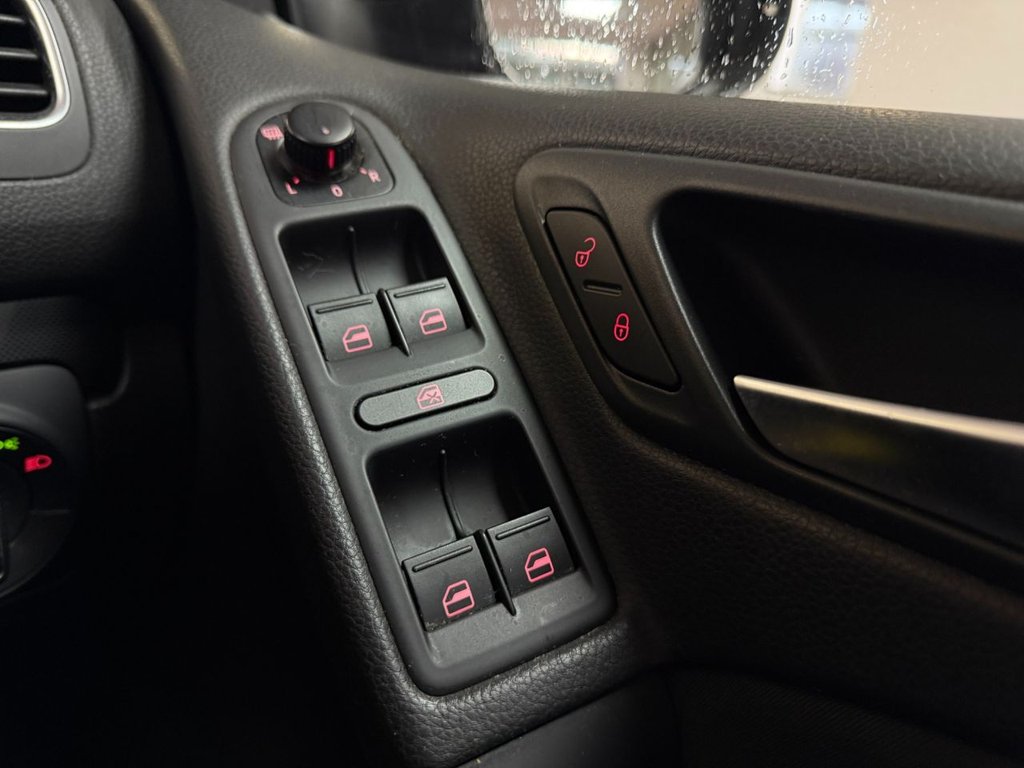 Used Volkswagen Golf 2011 for sale - 76927553: Photo 28