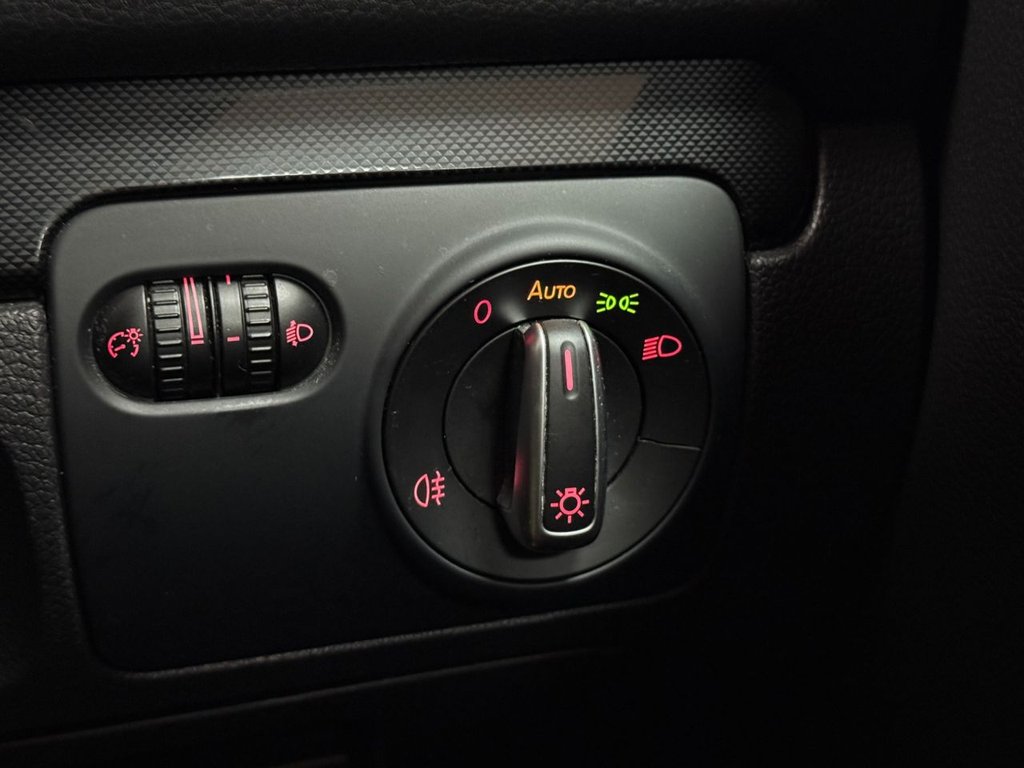 Used Volkswagen Golf 2011 for sale - 76927553: Photo 29