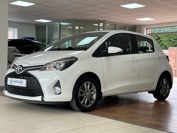 Used Toyota Yaris 2015 for sale - 75590667: Photo