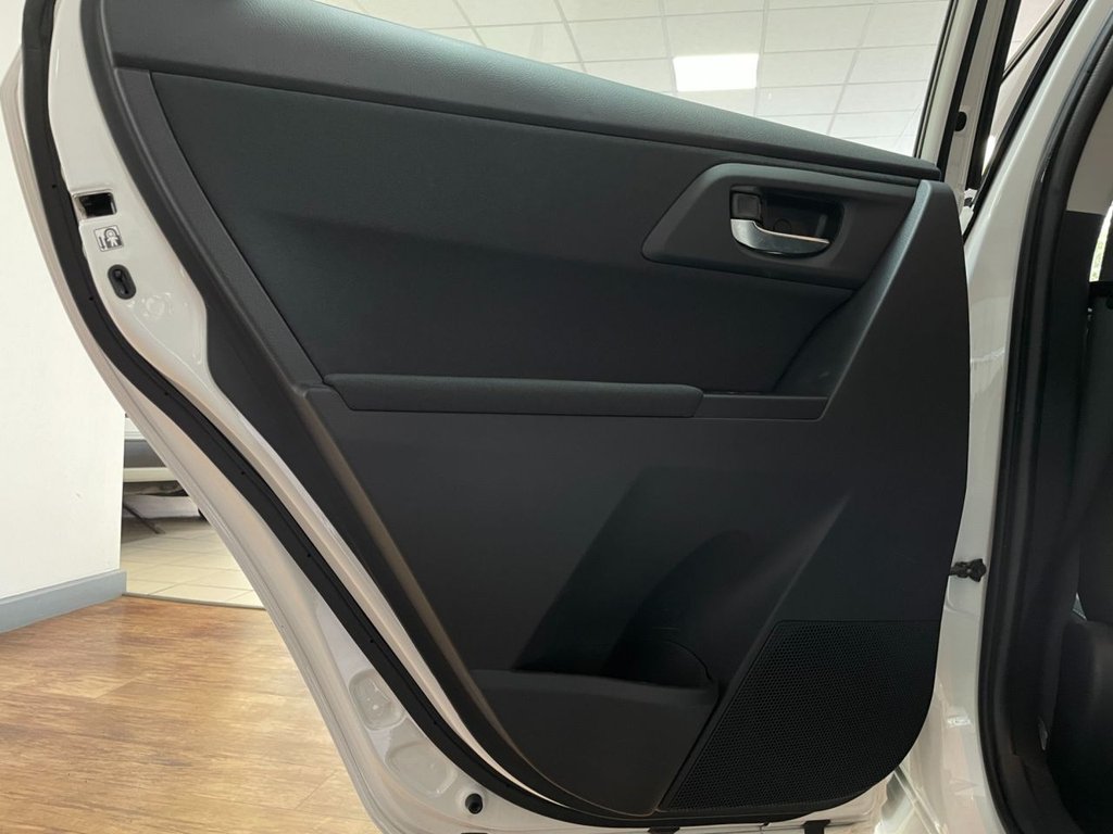 Used Toyota Auris 2015 for sale - 76346001: Photo 40