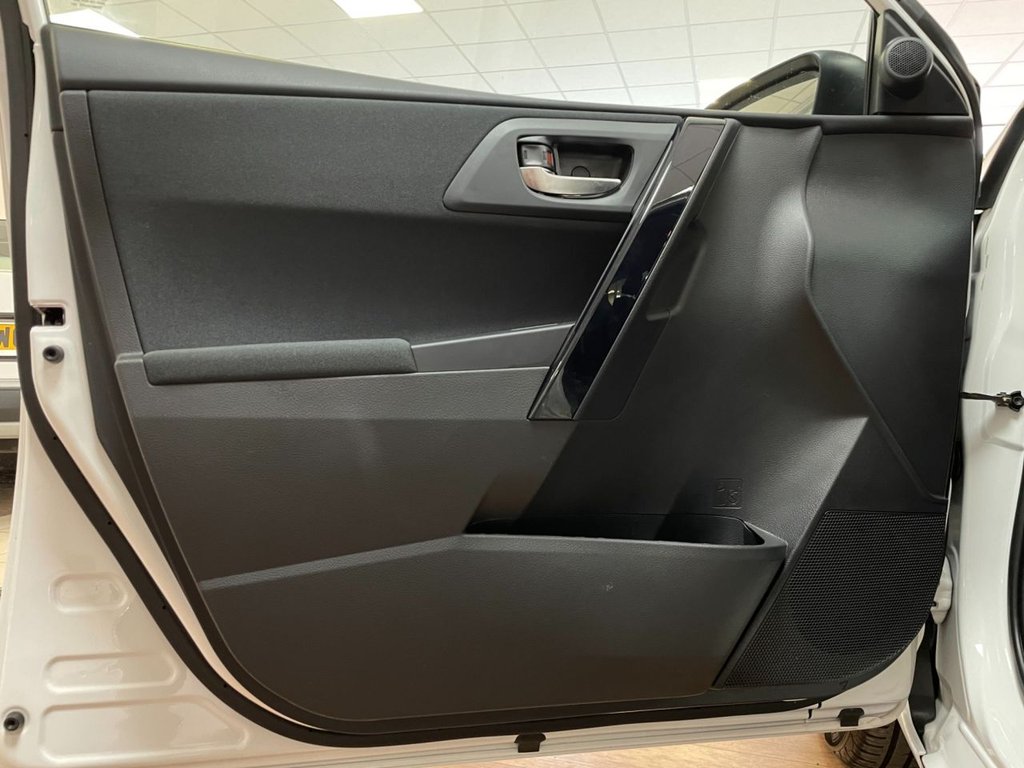 Used Toyota Auris 2015 for sale - 76346001: Photo 41