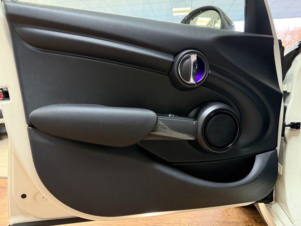 Used MINI Hatch 2019 for sale - 76927557: Photo 41