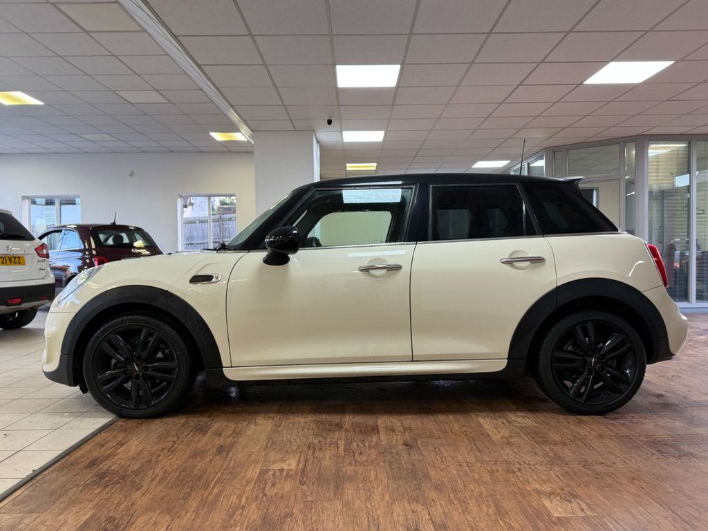 Used MINI Hatch 2019 for sale - 76927557: Photo 9