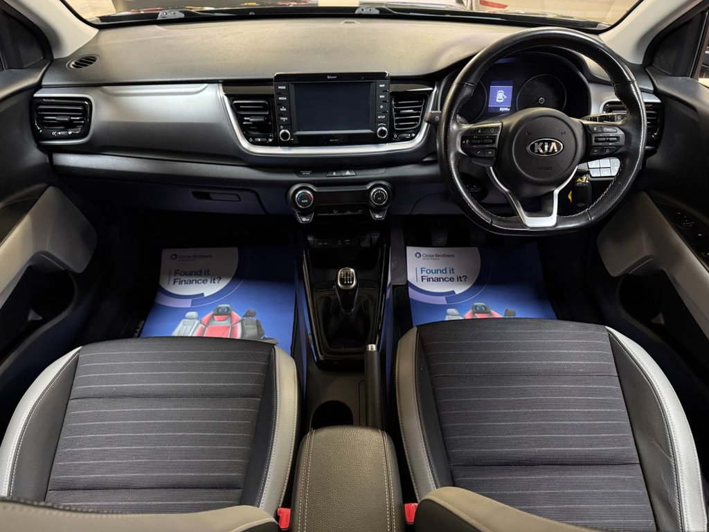 Used Kia Stonic 2020 for sale - 76900359: Photo 2