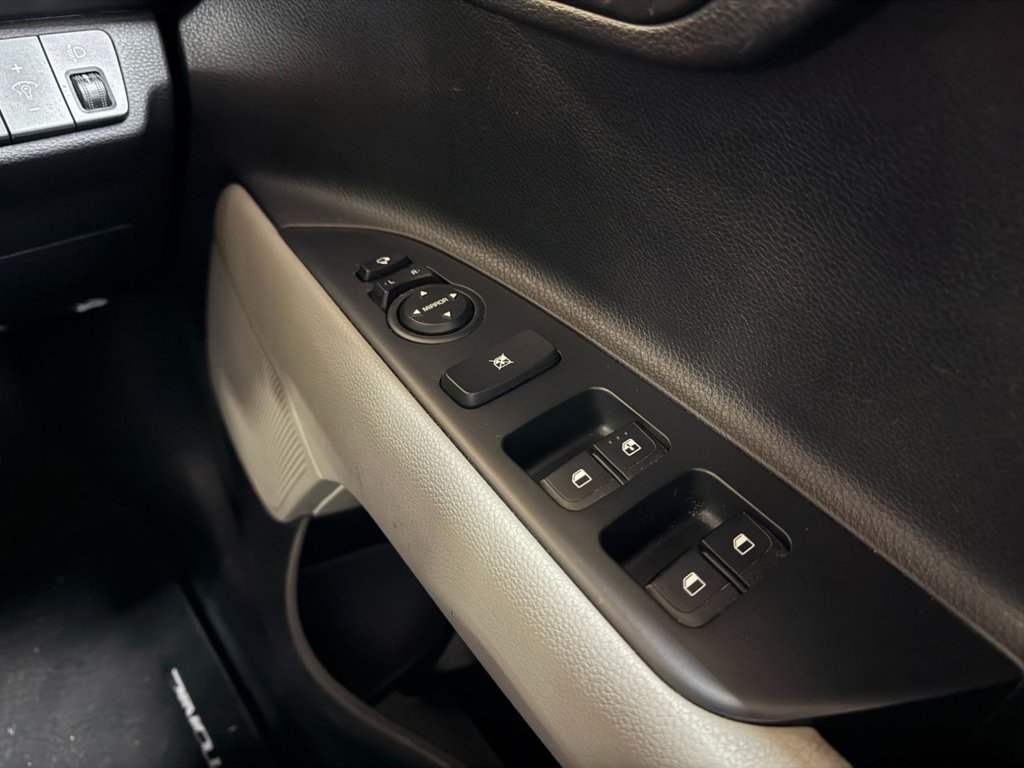 Used Kia Stonic 2020 for sale - 76900359: Photo 30