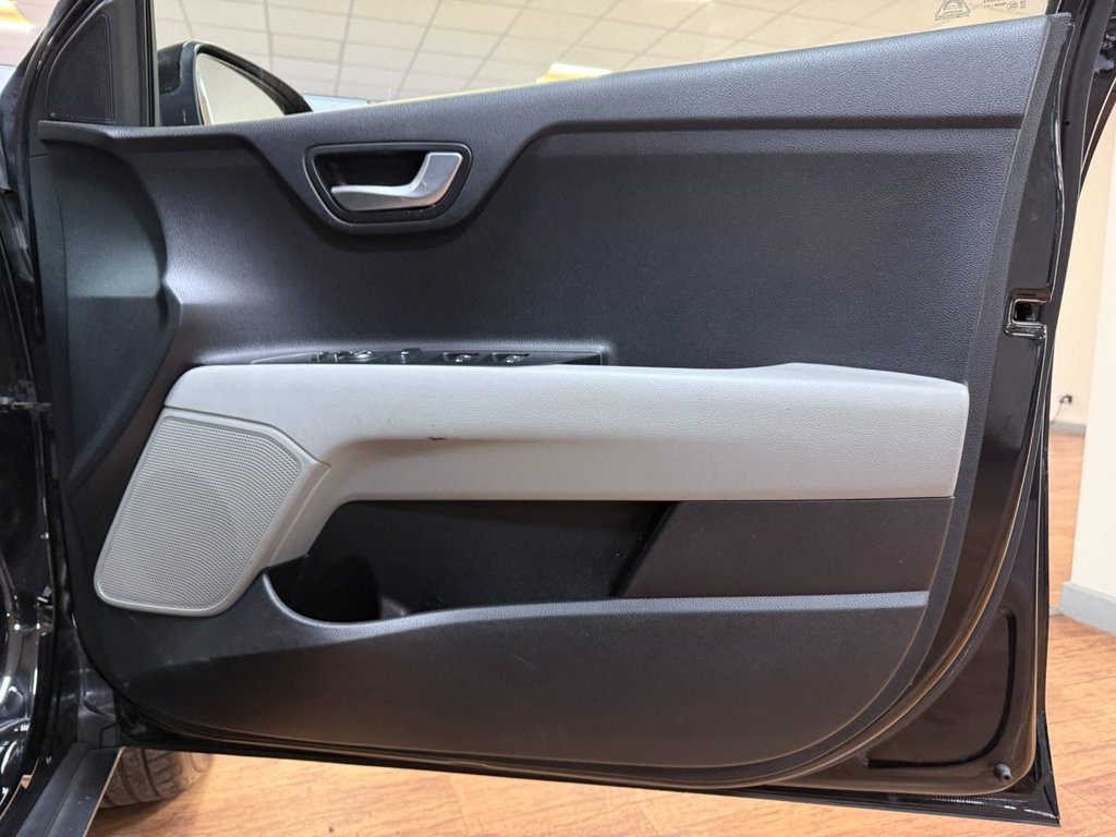 Used Kia Stonic 2020 for sale - 76900359: Photo 37