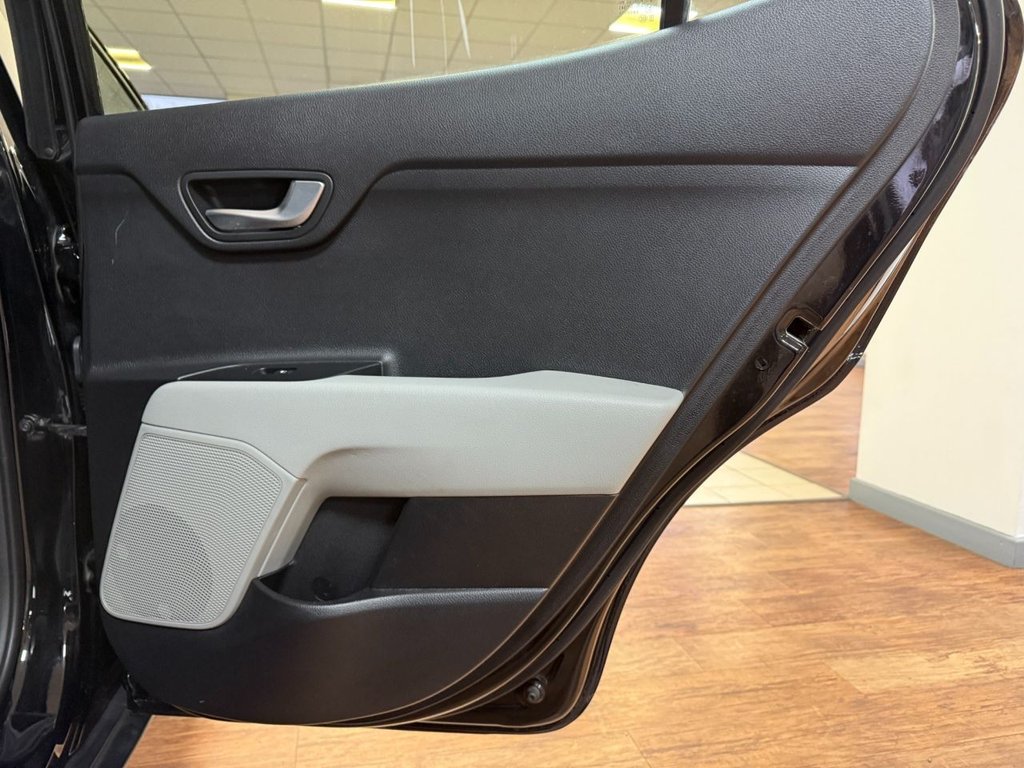 Used Kia Stonic 2020 for sale - 76900359: Photo 38