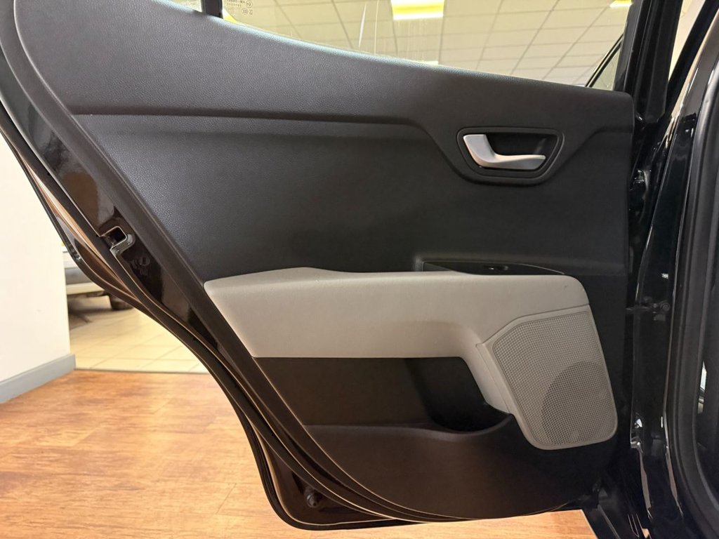 Used Kia Stonic 2020 for sale - 76900359: Photo 39