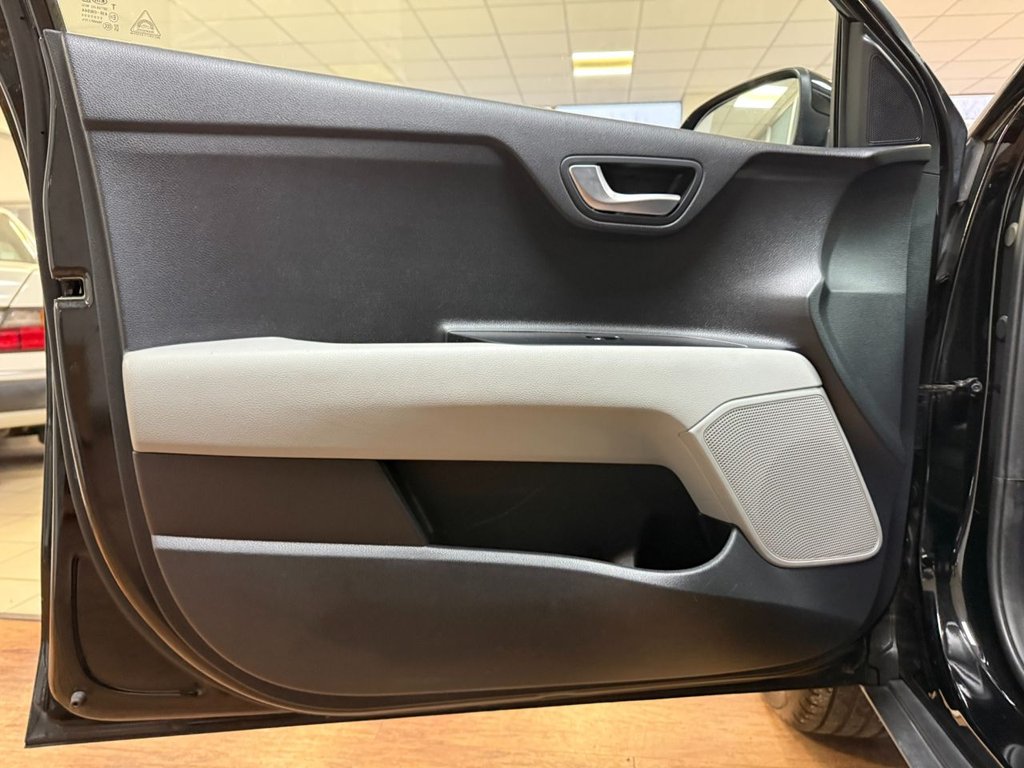 Used Kia Stonic 2020 for sale - 76900359: Photo 40