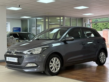 Used Hyundai i20 2017 for sale - 75340900: Photo