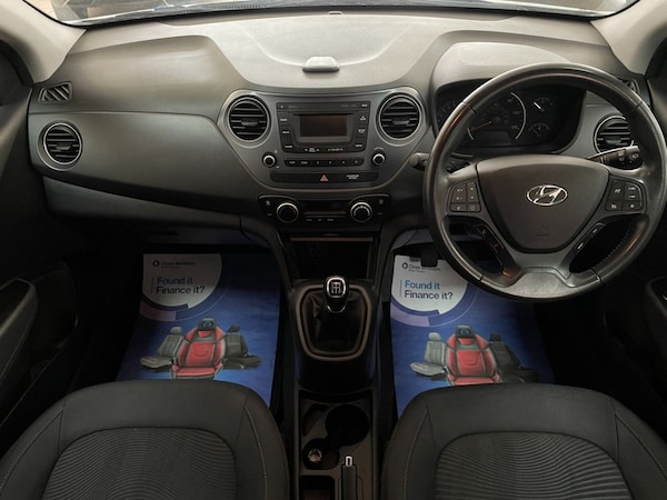 Used Hyundai i10 2018 for sale - 75648099: Photo 2