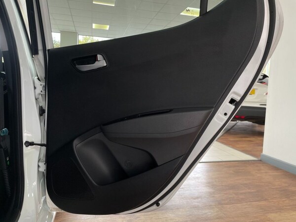 Used Hyundai i10 2018 for sale - 75648099: Photo 37