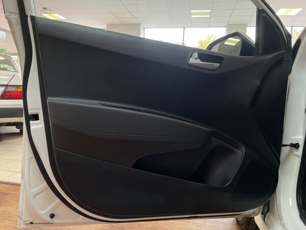 Used Hyundai i10 2018 for sale - 75648099: Photo 39