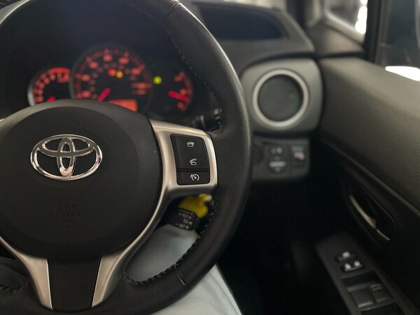 Used Toyota Yaris 2014 for sale - 76132274: Photo 30