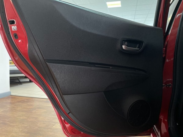 Used Toyota Yaris 2014 for sale - 76132274: Photo 41