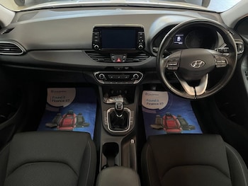 Used Hyundai i30 2018 for sale - 76033547: Photo 2
