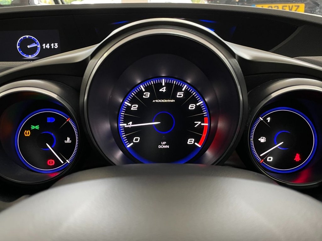 Used Honda Civic 2014 for sale - 76105557: Photo 32