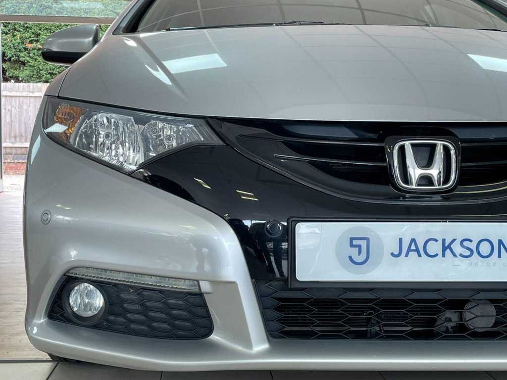 Used Honda Civic 2014 for sale - 76105557: Photo 5