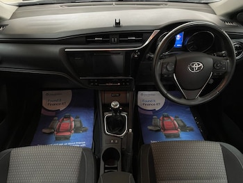 Used Toyota Auris 2017 for sale - 76163585: Photo 2