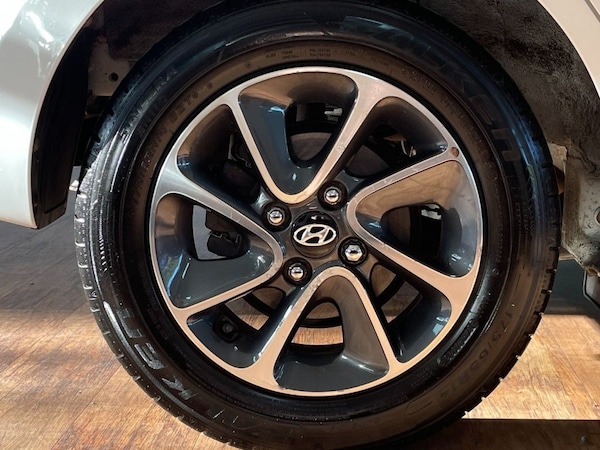 Used Hyundai i10 2019 for sale - 76241341: Photo 35