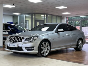 Used Mercedes-Benz C Class 2015 for sale - 76454110: Photo