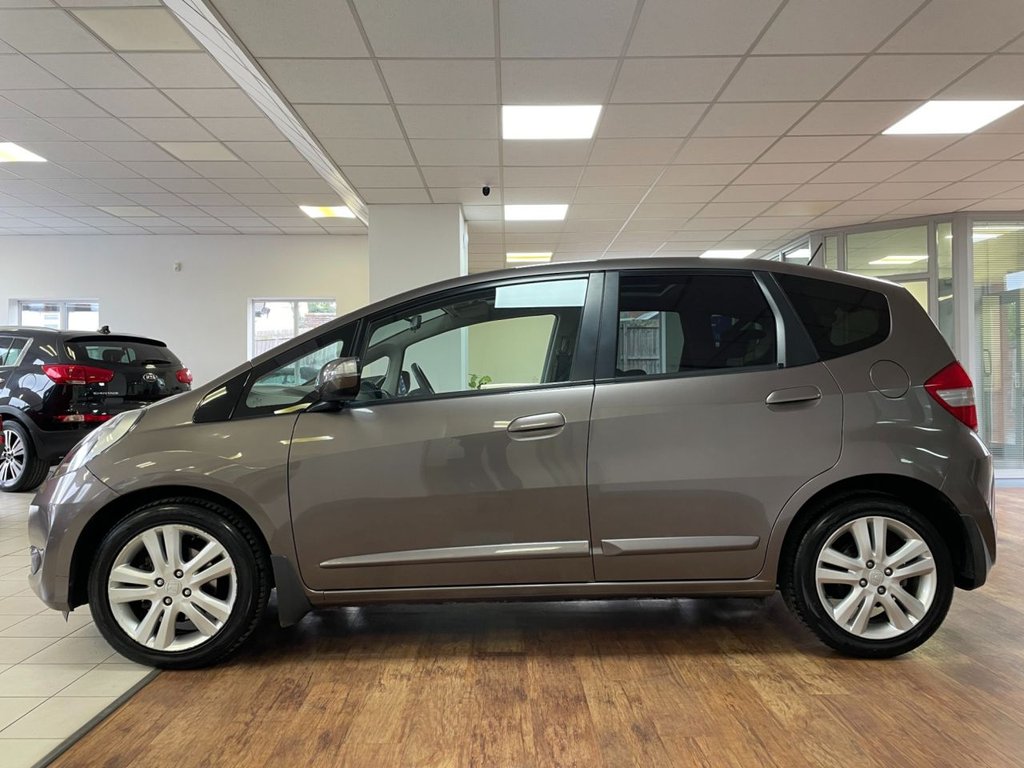 Used Honda Jazz 2012 for sale - 76685882: Photo 8