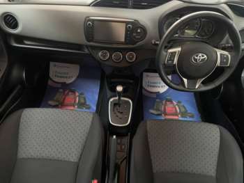 Used Toyota Yaris 2015 for sale - 74410836: Photo