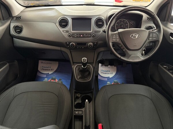 Used Hyundai i10 2018 for sale - 76202451: Photo 2