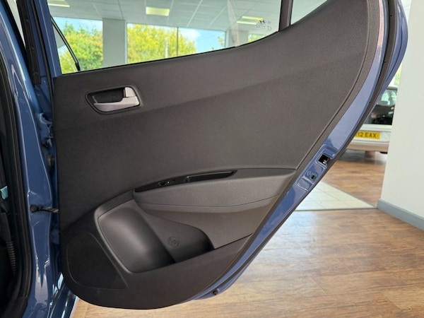 Used Hyundai i10 2018 for sale - 76202451: Photo 38
