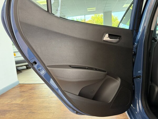 Used Hyundai i10 2018 for sale - 76202451: Photo 39