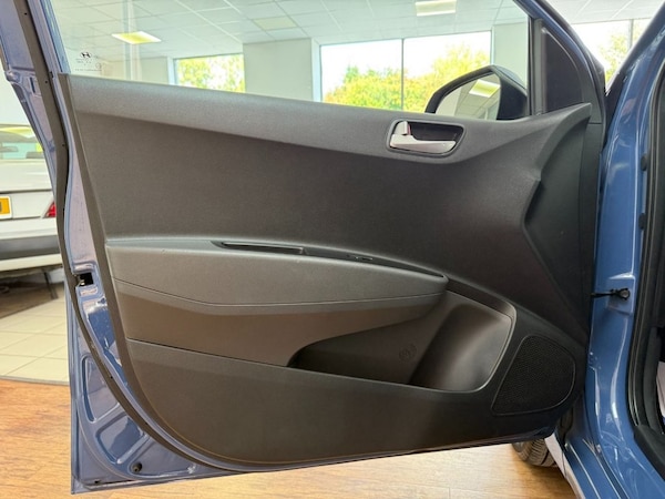 Used Hyundai i10 2018 for sale - 76202451: Photo 40